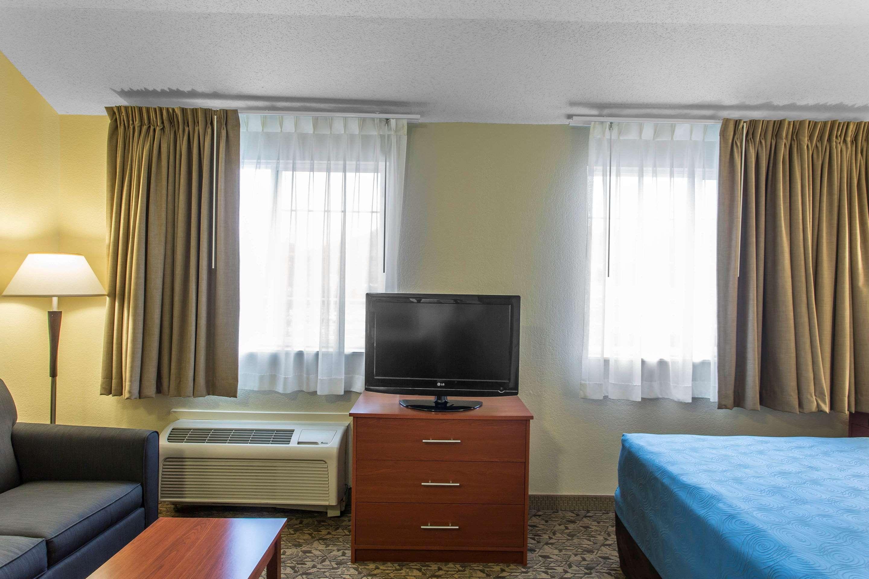 เมนสเตย์ สวีท Hotel เบรนท์วูด ภายนอก รูปภาพ
